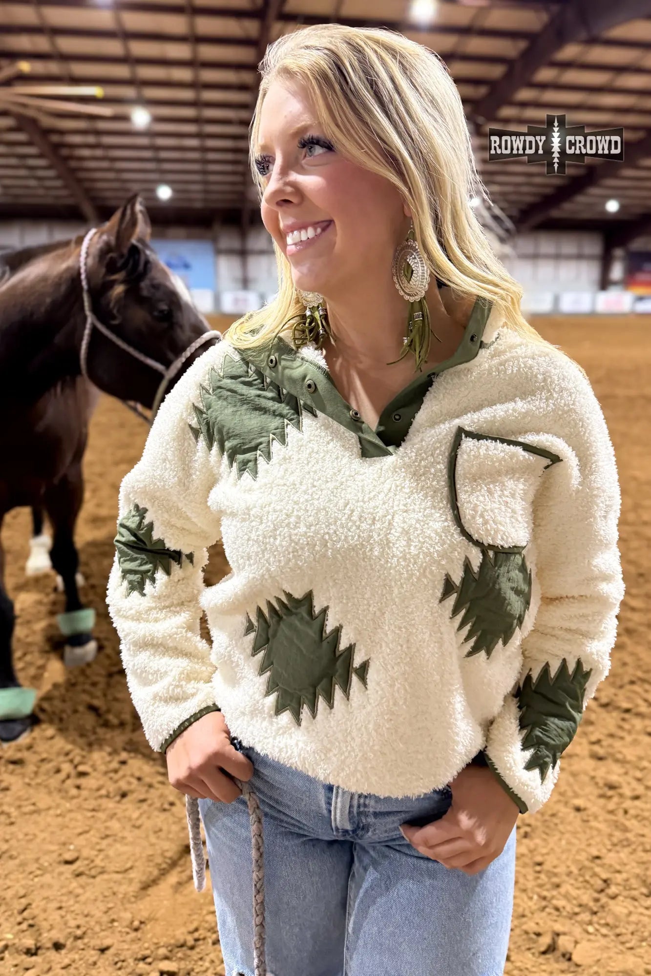 Soft polyester sherpa pullover with contrast pocket trim, western chic outerwear