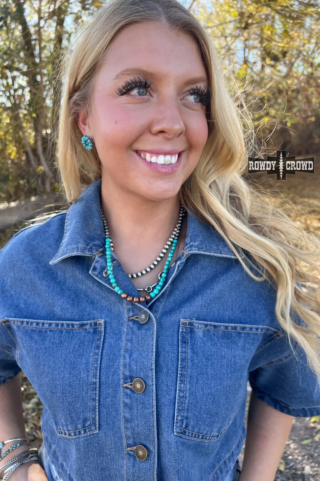 Western necklace with turquoise beads and bronzed accents