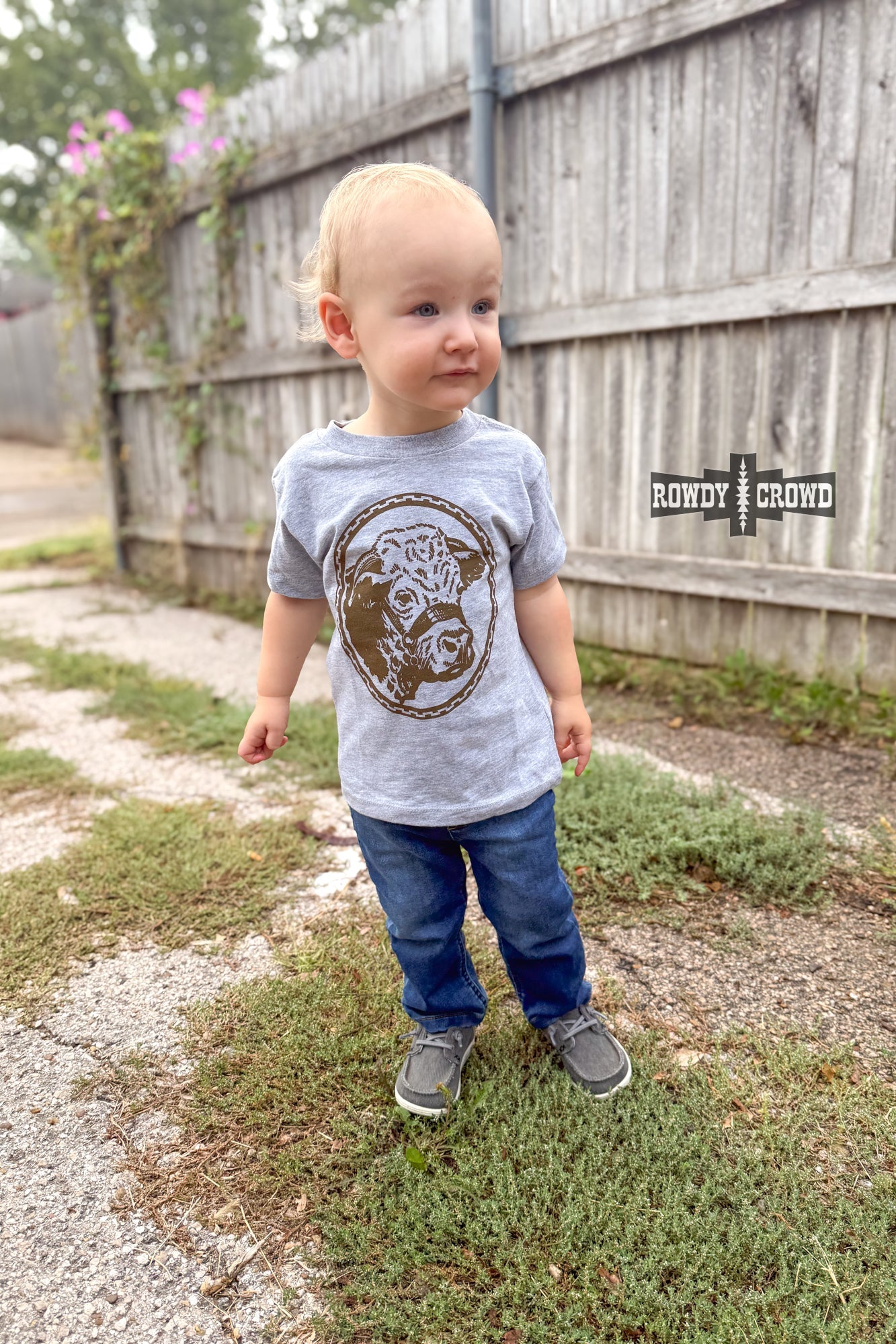 Rowdy Crowd KIDS Happy Hereford tee made from soft and comfy fabric. Features a brown Hereford head on a light grey background